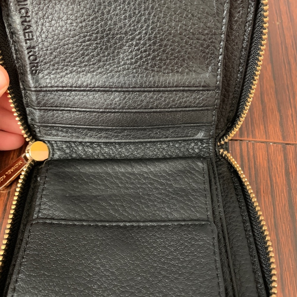 MICHAEL KORS compact zip wallet - Picture 4 of 8